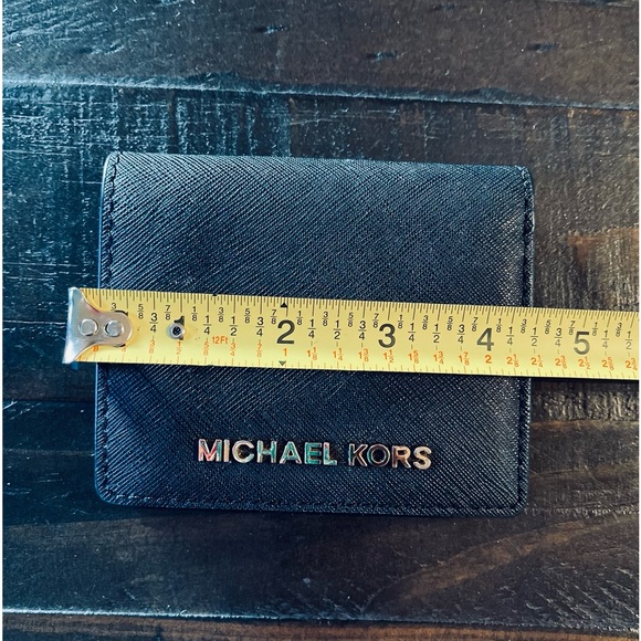 Michael Kors Wallet - Picture 9 of 13
